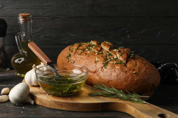 Balsamic garlic and rosemary bread