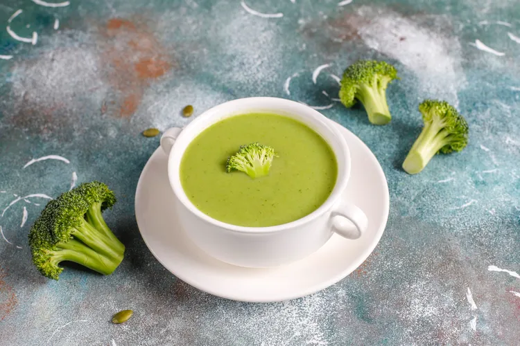 Broccoli & lemon soup with quinoa & feta