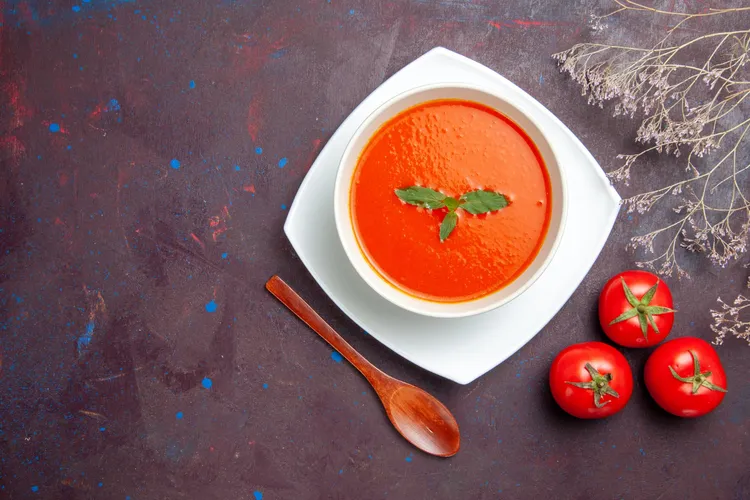 Chilled bush tomato soup with beer damper