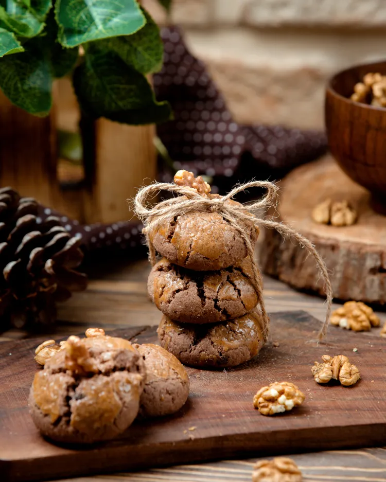 Choc-chunk walnut cookies