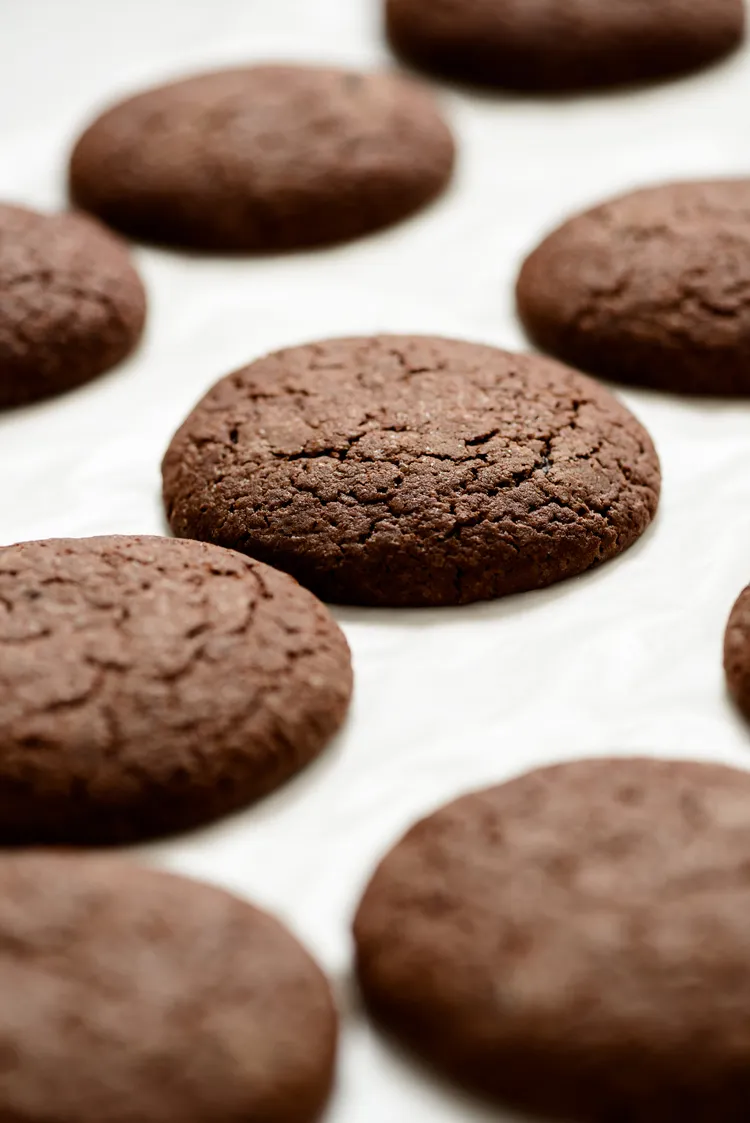 Chocolate spice cookies