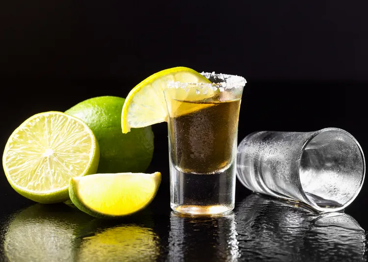 Lime & rum cocktail