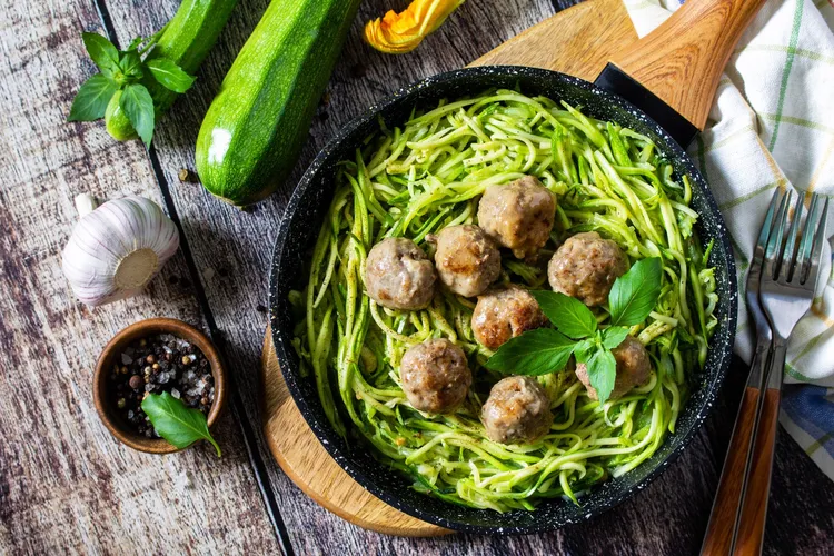 Meatballs and zucchini noodles