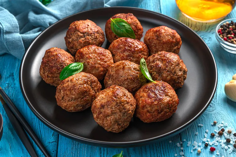 Meatballs with couscous
