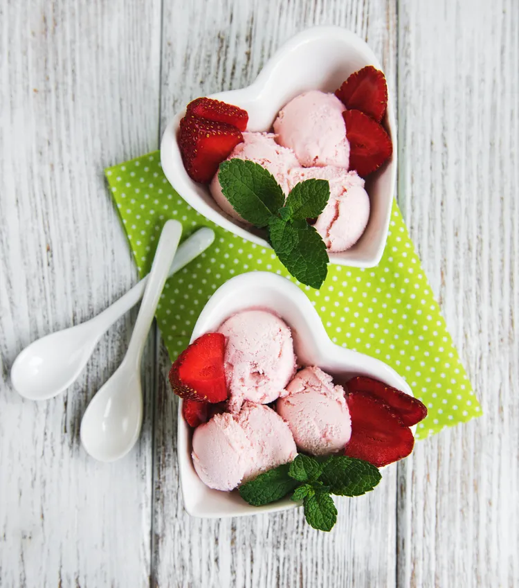 Strawberry & basil ice cream