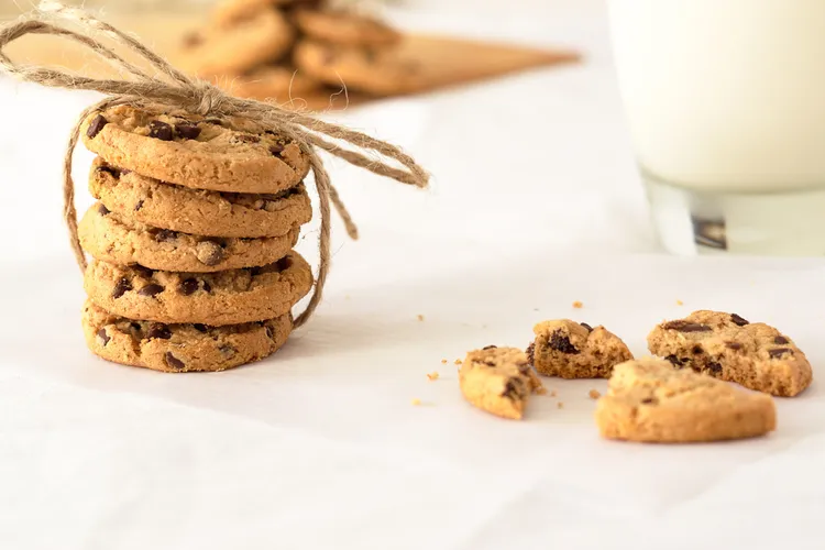 The best chewy choc chip cookies