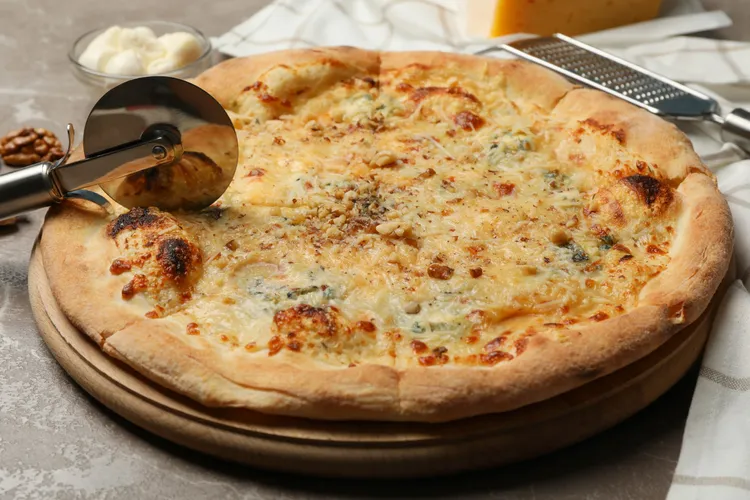 Thin & crispy pizza bases
