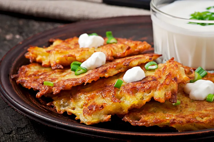 Zucchini fritters with mint yoghurt