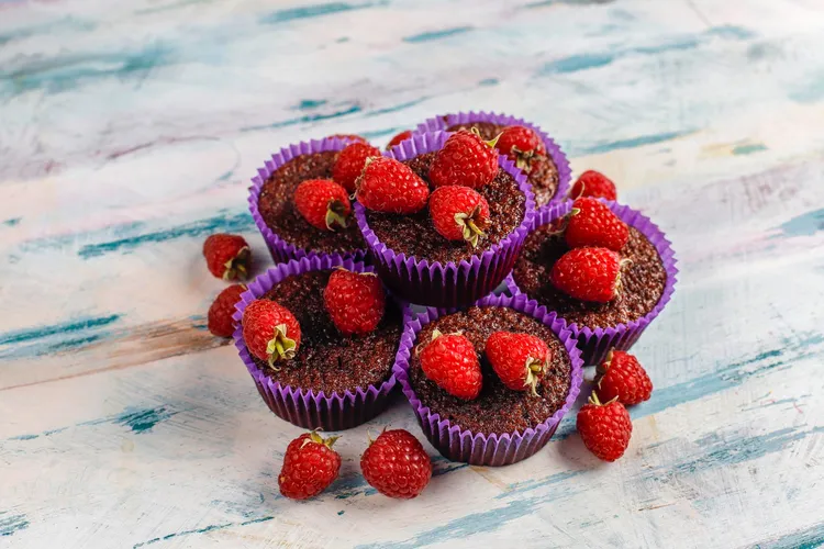 Almond & raspberry flourless chocolate cakes