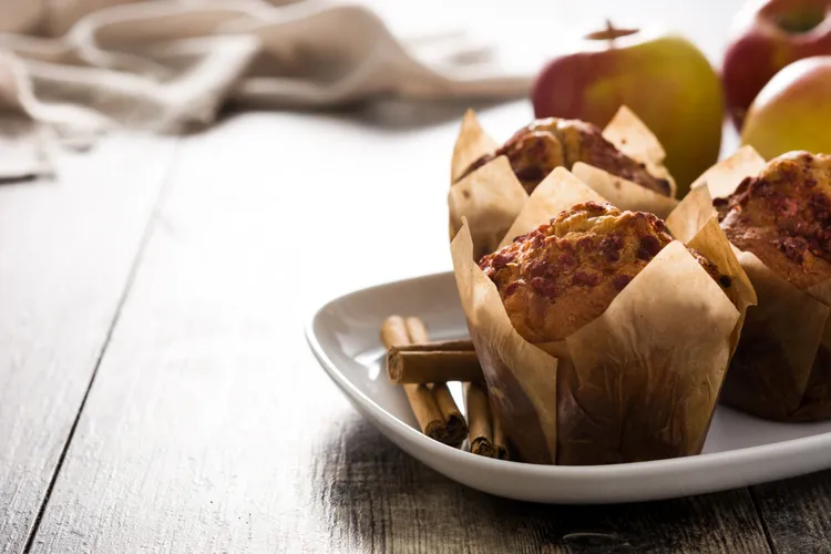 Apple and pecan muffins