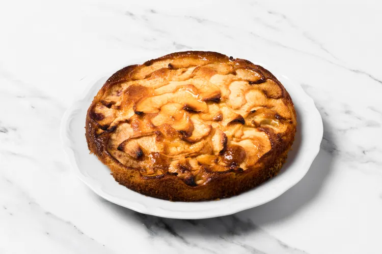 Blondie apple pie with cheesecake cream