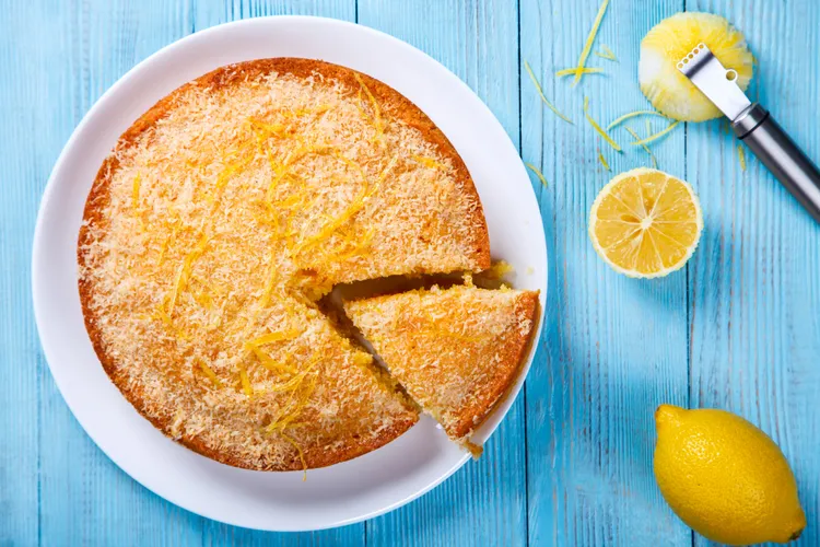 Date and lemon cake (maori cake)