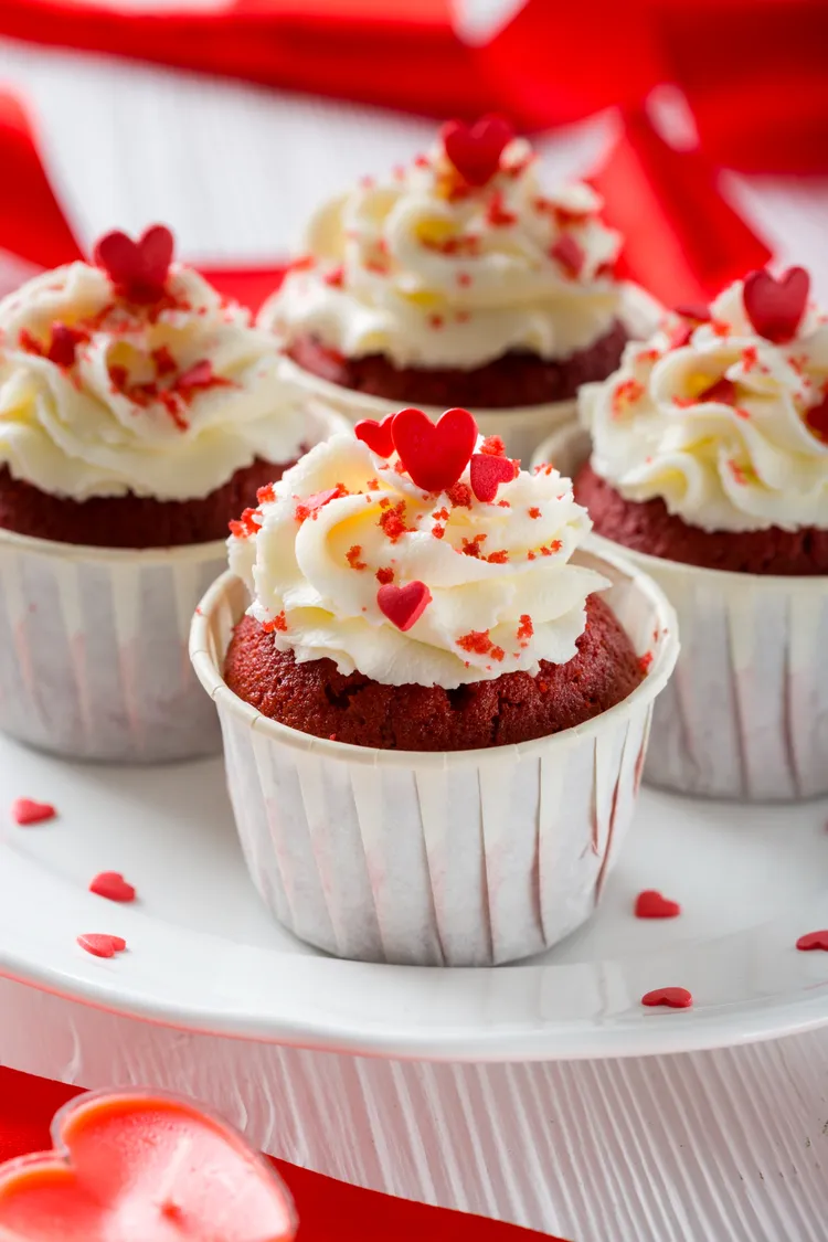 Strawberry swirl cupcakes