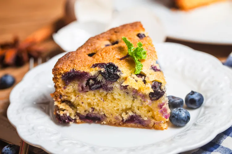 Berry ripple cake