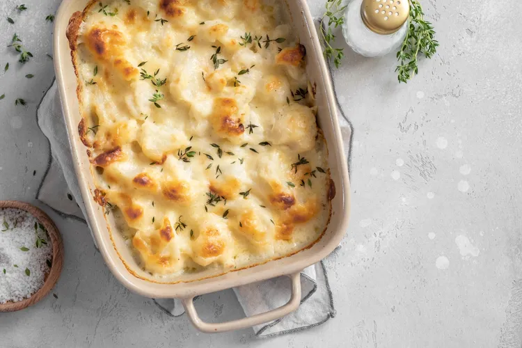 Cauliflower, leek and blue cheese bake