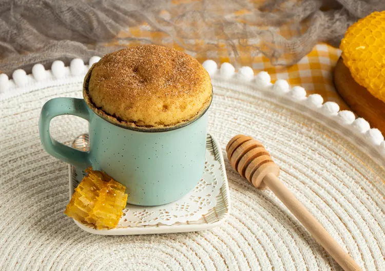 Golden syrup microwave mug cake