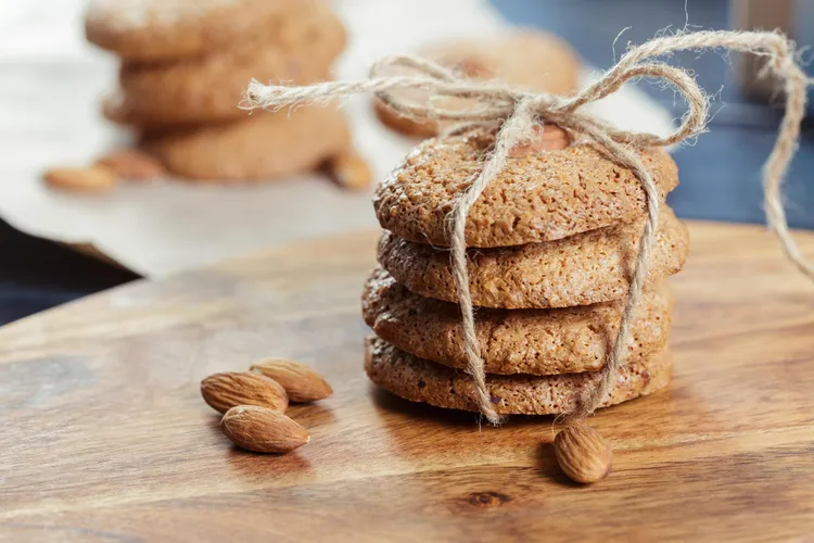 Honey and almond oat biscuits