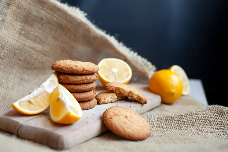 Lemon and almond ricotta biscuits
