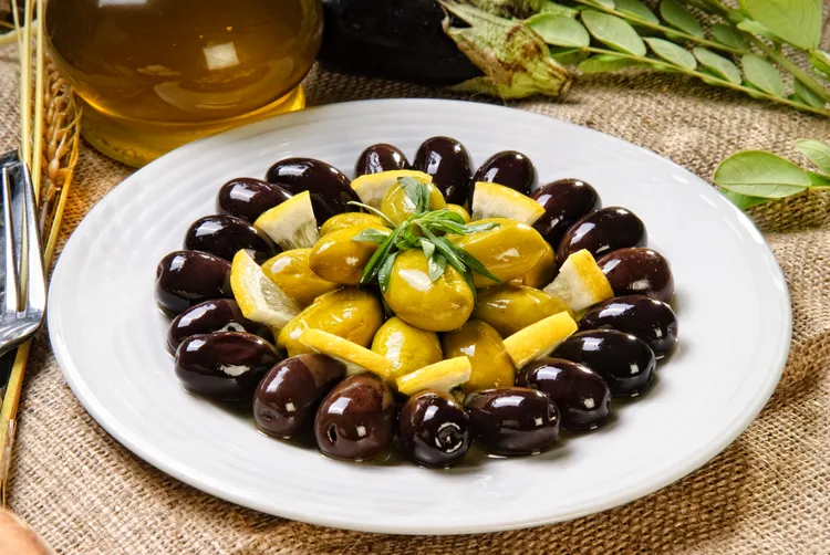 Marinated green & black olives