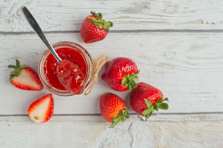 Microwave strawberry & lime jam