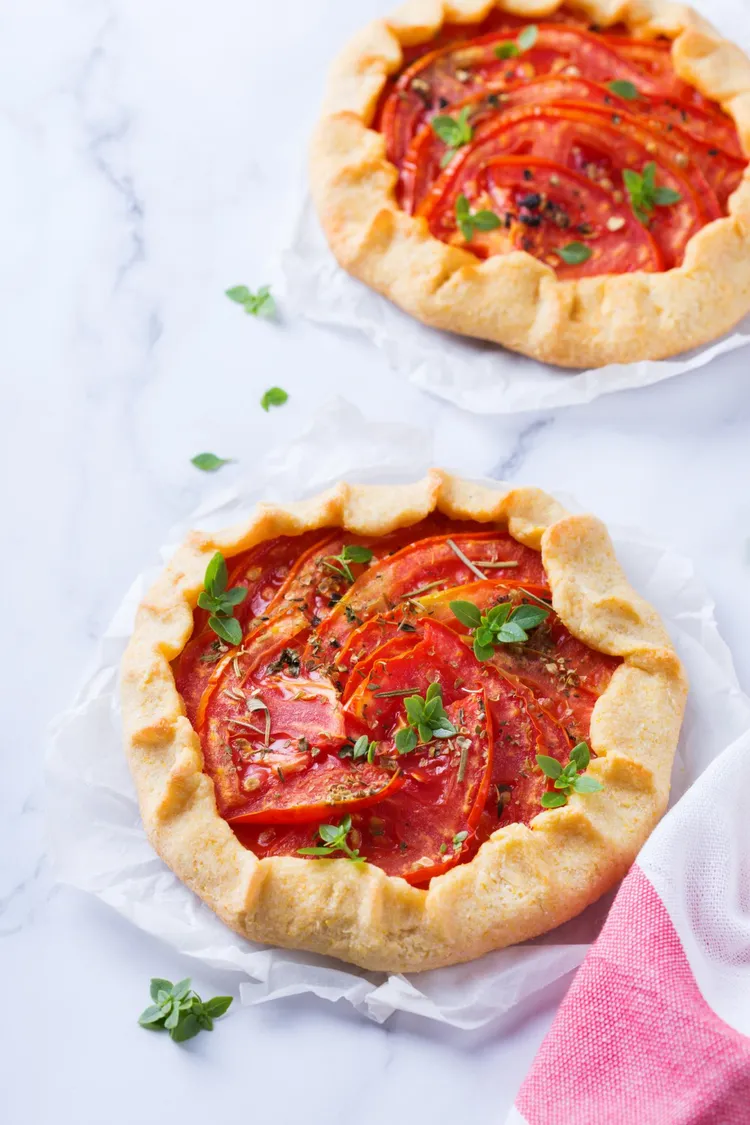 Open tomato & caramelised onion pies