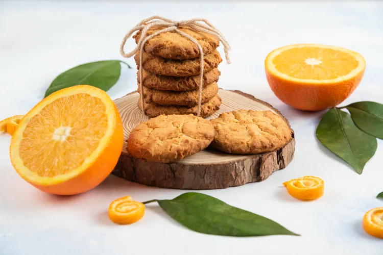 Orange, rosemary and cinnamon biscuits
