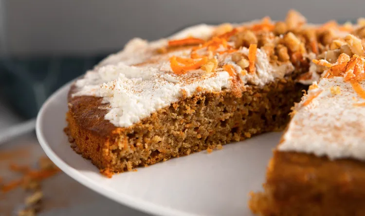 Pumpkin and pecan cake with sour cream frosting