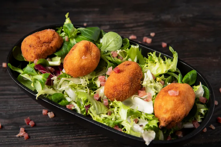 Smoked salmon, pea and dill croquettes