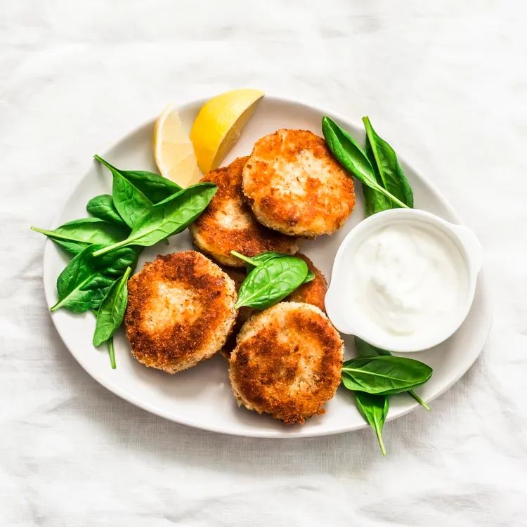 Super-easy fish cakes with aioli