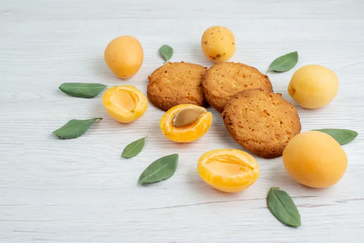 Sweet apricot biscuits