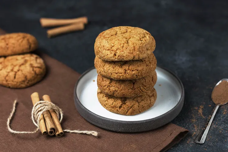 Sweet spiced biscuits