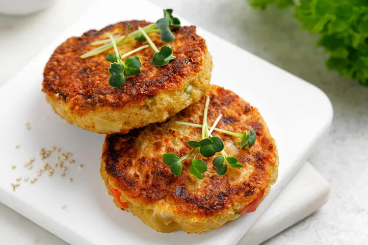 Thai fish cakes with pickled cucumber