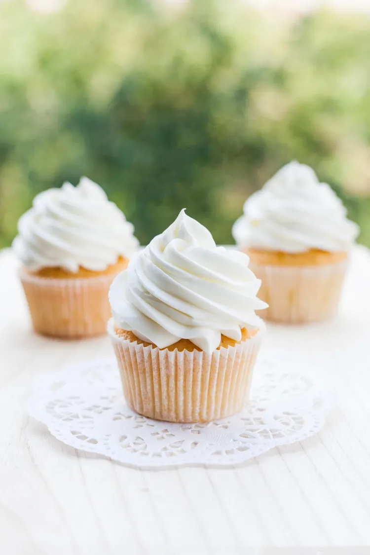 Vanilla honey cupcakes