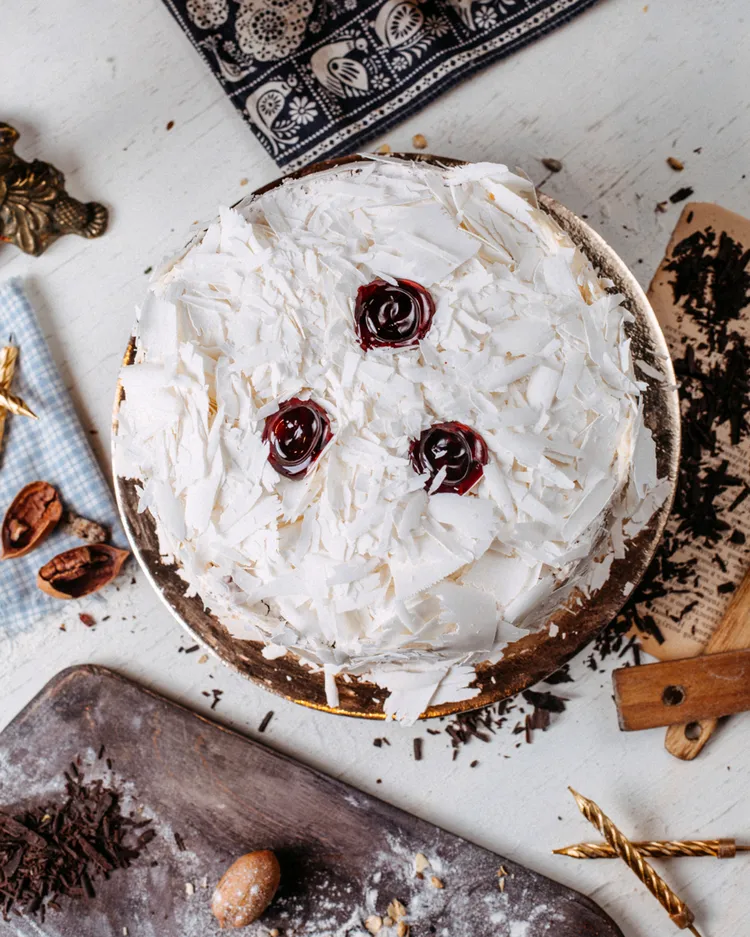 White christmas truffle mud cake