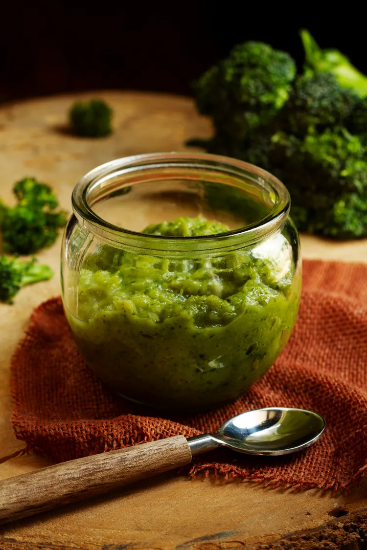 Dairy-free broccoli and mint pesto
