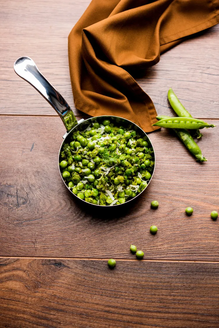 Peas and beans with pistachio pesto