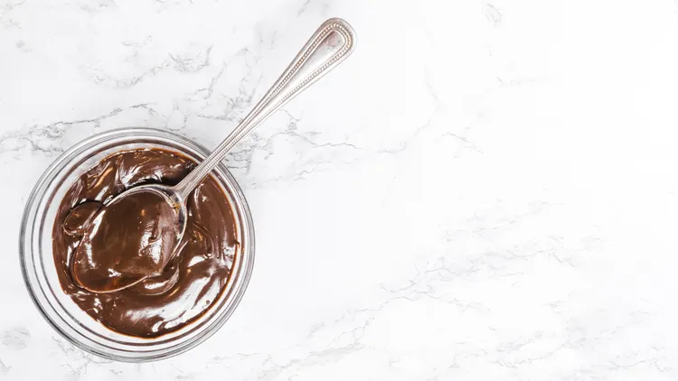 Whipped chocolate filling