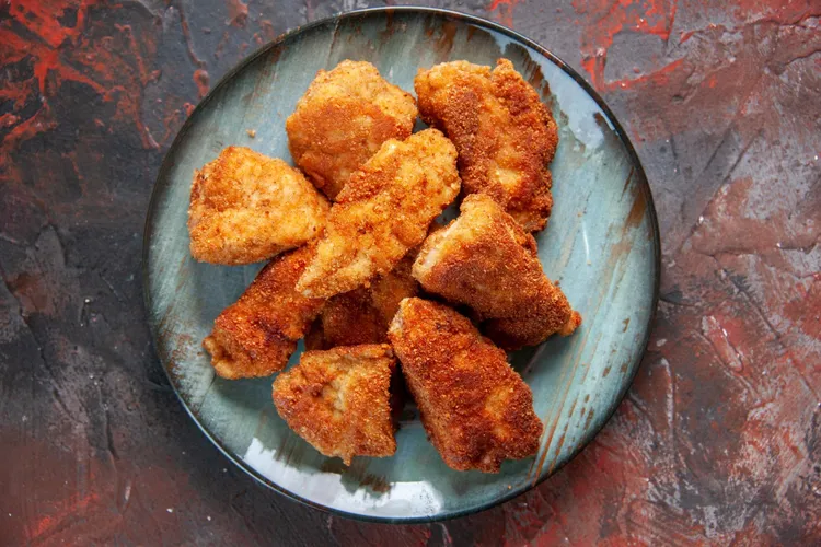 Baked chicken nuggets with sweet potato chips