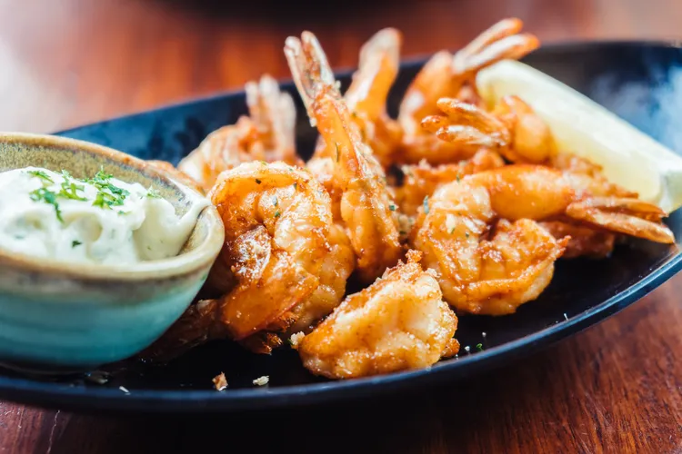 Butterflied shrimps with lime mayonnaise
