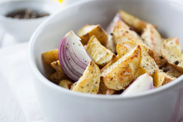 Chilli potatoes with garlic