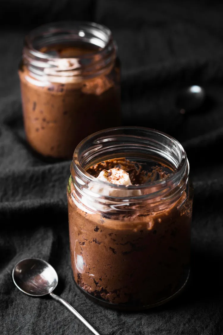 Chocolate mousse with praline