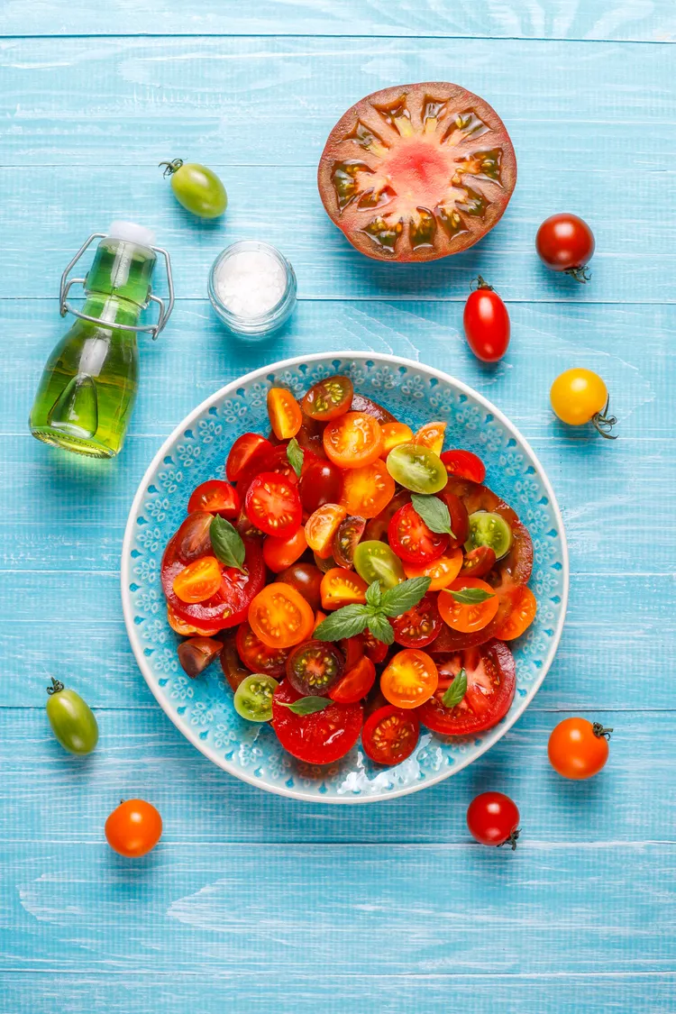 Tomato salad with roasted garlic and balsamic dressing