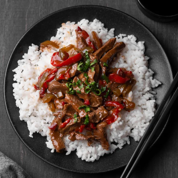 Beef with chilli and basil