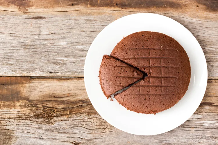 Chocolate rum and raisin puddings