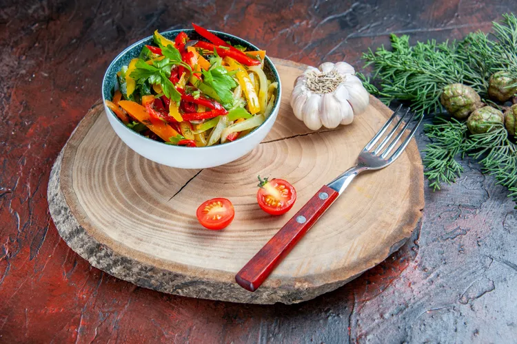Thai-style vegetable salad