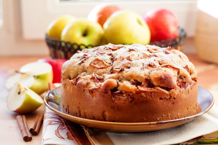 Apple sponge pudding