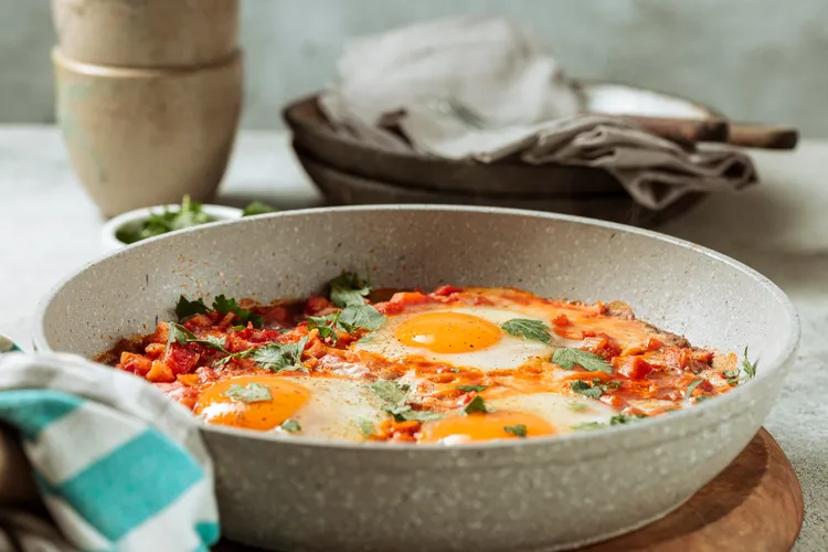 Baked eggs with prosciutto