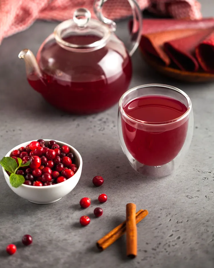 Cranberry and rum warmer
