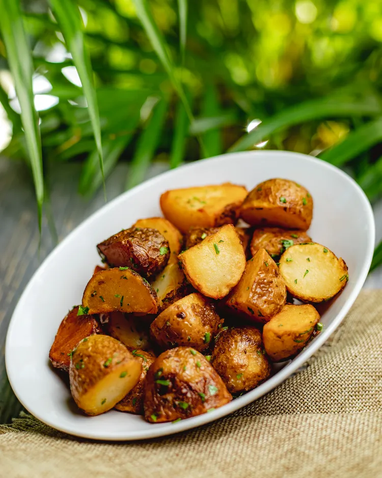 Crispy herb potatoes