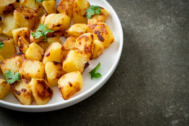 Roast potatoes with paprika & lemon salt